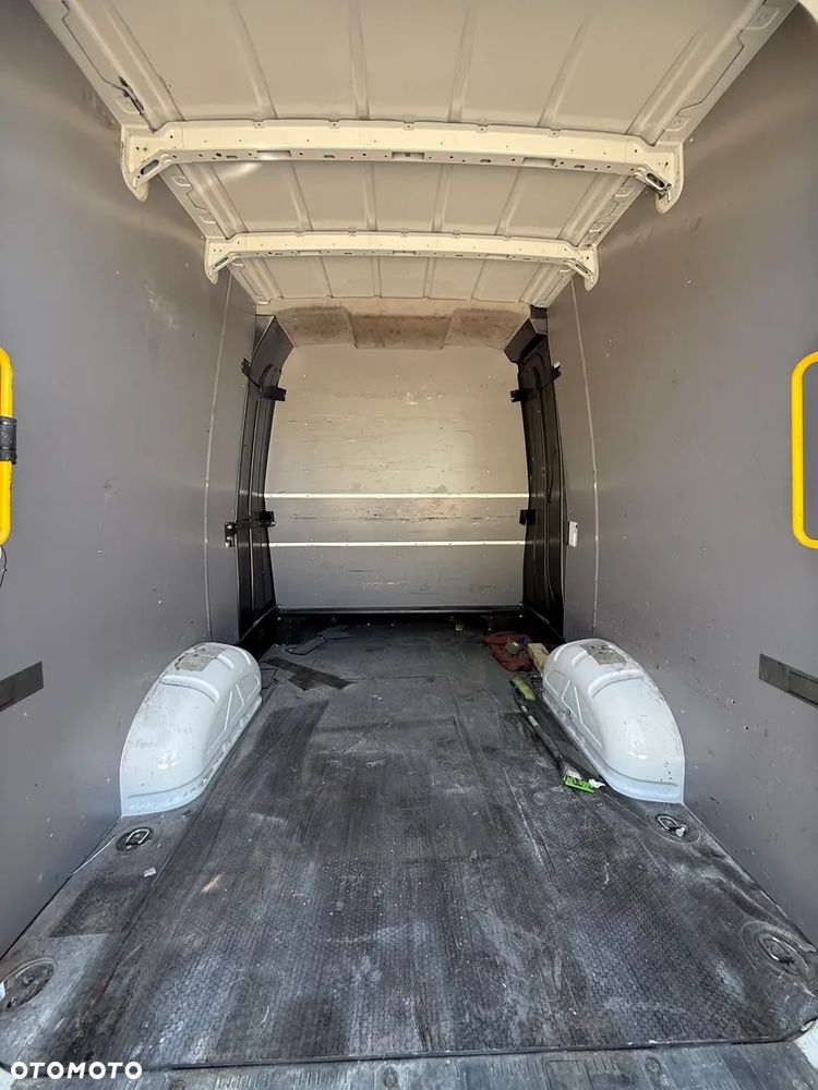 Volkswagen Crafter - 8