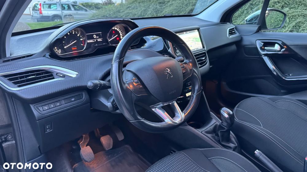 Peugeot 208 1.2 PureTech Allure S&S - 9