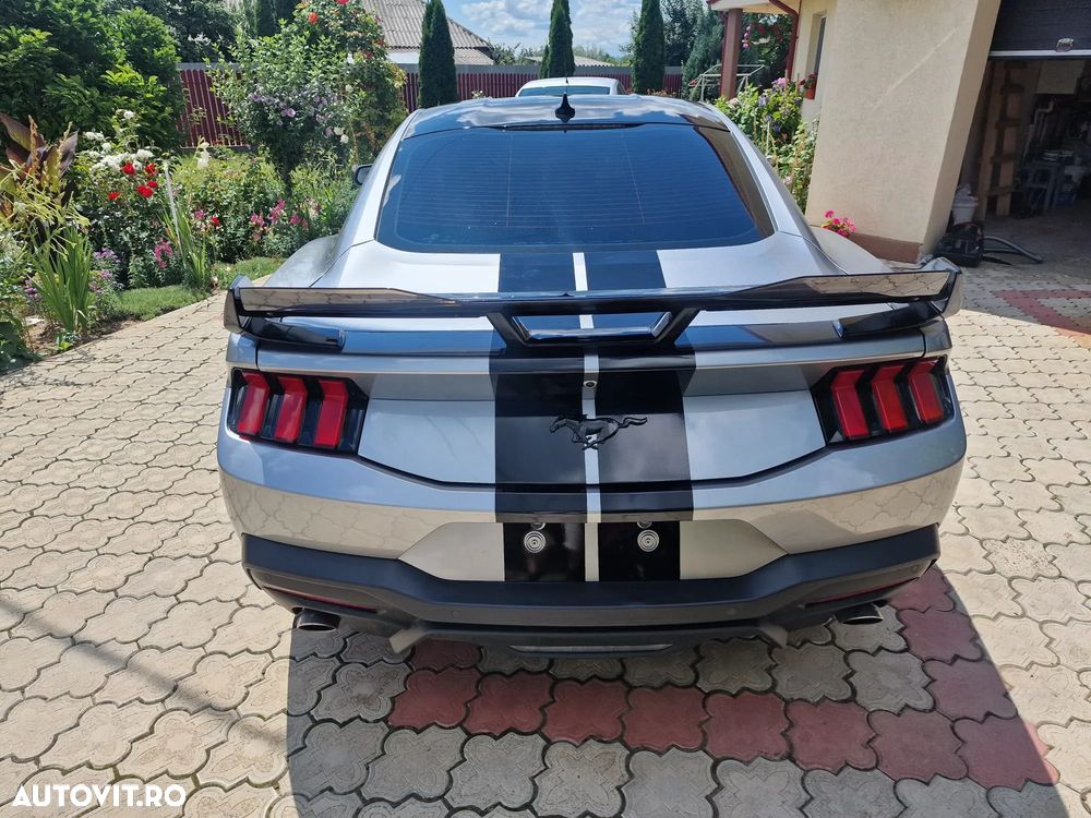 Ford Mustang - 7