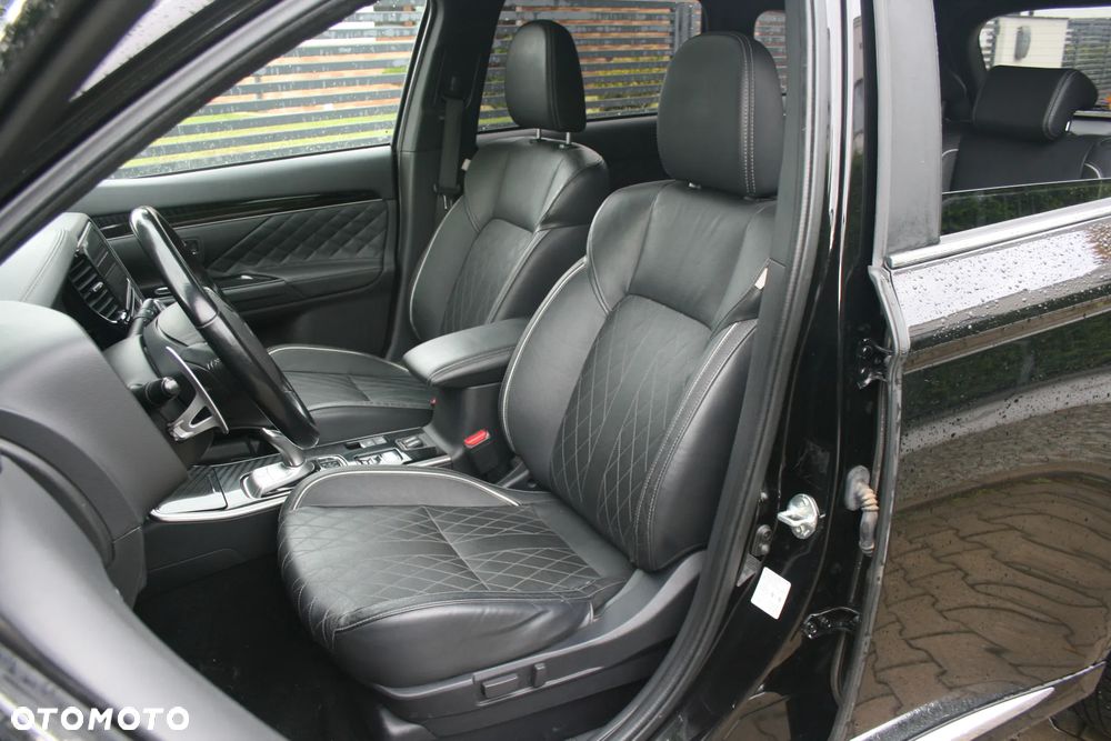Mitsubishi Outlander - 18