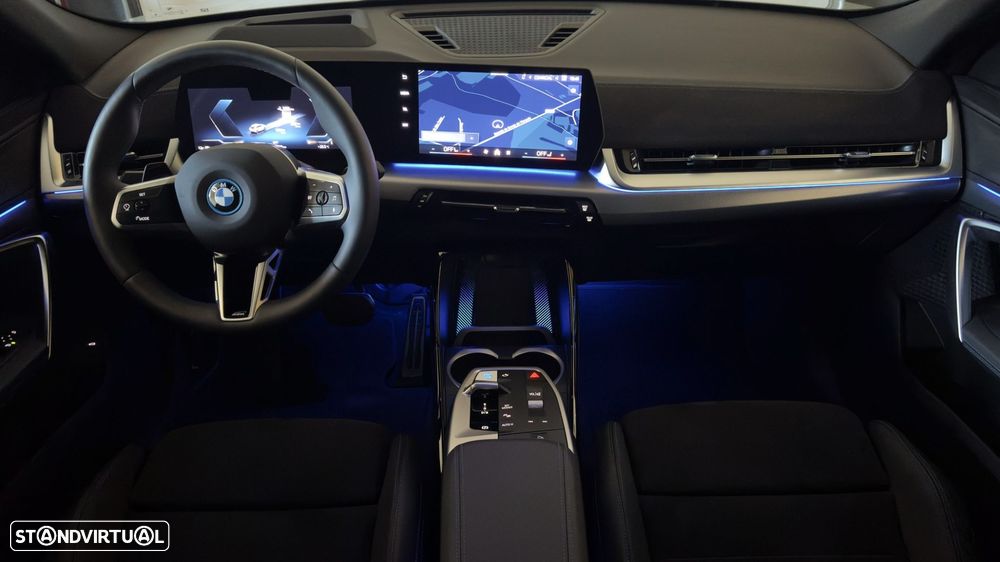BMW iX2 eDrive20 Pack Desportivo M Pro - 37