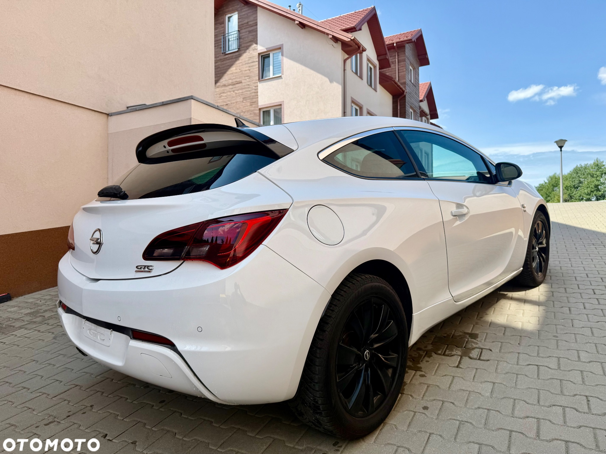 Opel Astra GTC 1.4 Turbo Innovation - 4