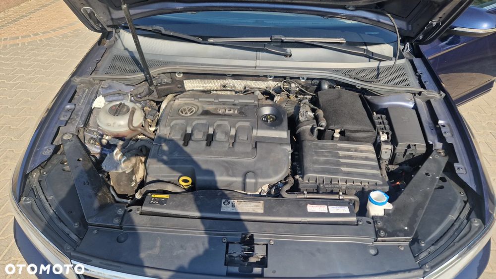 Volkswagen Passat - 12