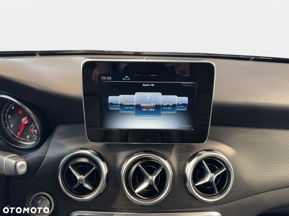 Mercedes-Benz GLA - 23