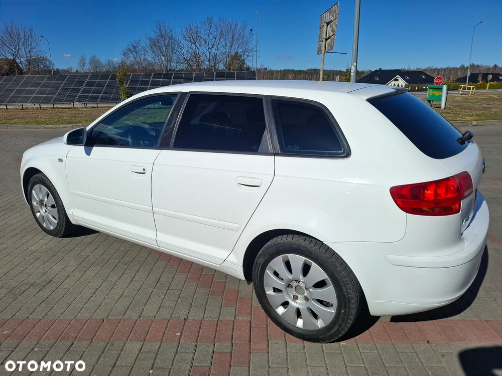 Audi A3 Sportback 2.0 TDI Ambiente - 10
