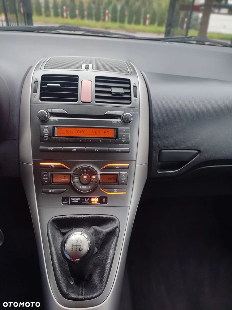 Toyota Auris 1.6 VVT-i Premium - 16