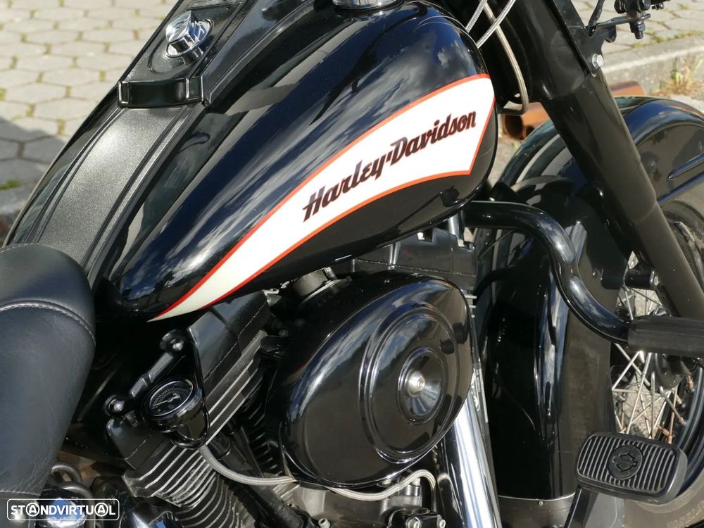Harley-Davidson FLST - 12