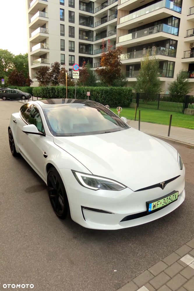 Tesla Model S - 8