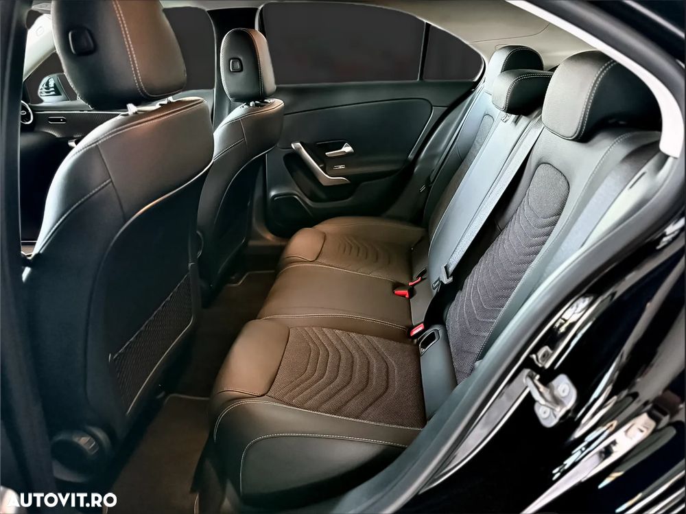 Mercedes-Benz A 200 7G-DCT Progressive - 12