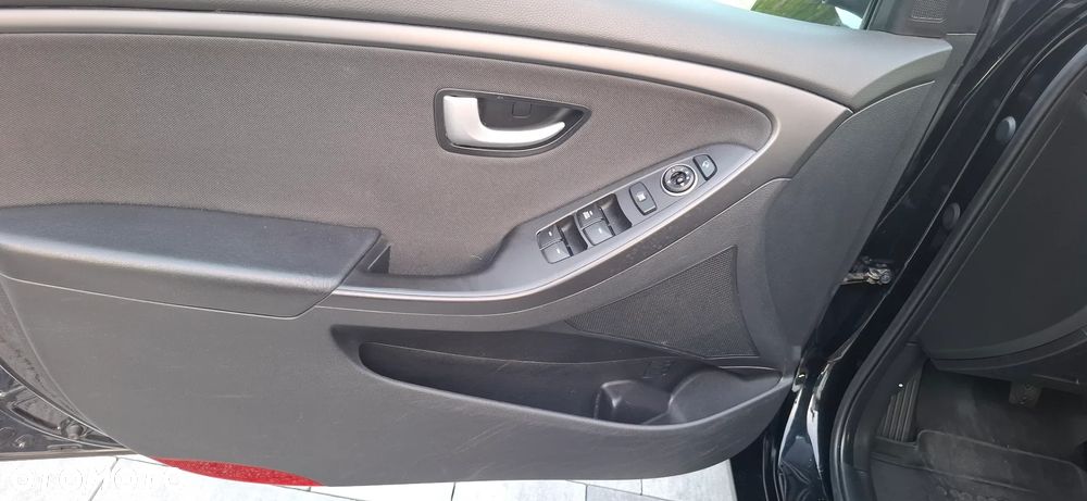 Hyundai i30 1.6 CRDI Passion Plus - 18