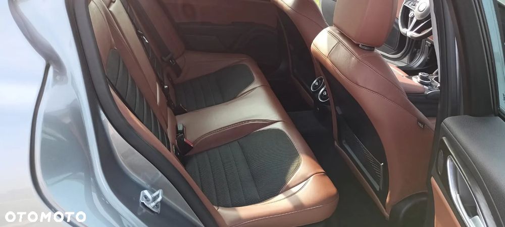 Alfa Romeo Giulia 2.2 D Turbo - 20