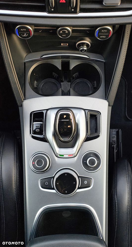 Alfa Romeo Stelvio 2.0 Turbo Veloce Q4 - 31