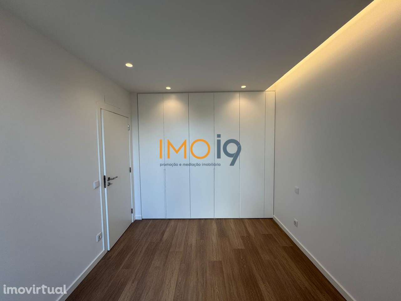 Apartamento T1 cond. c/ piscina - Grande imagem: 5/14