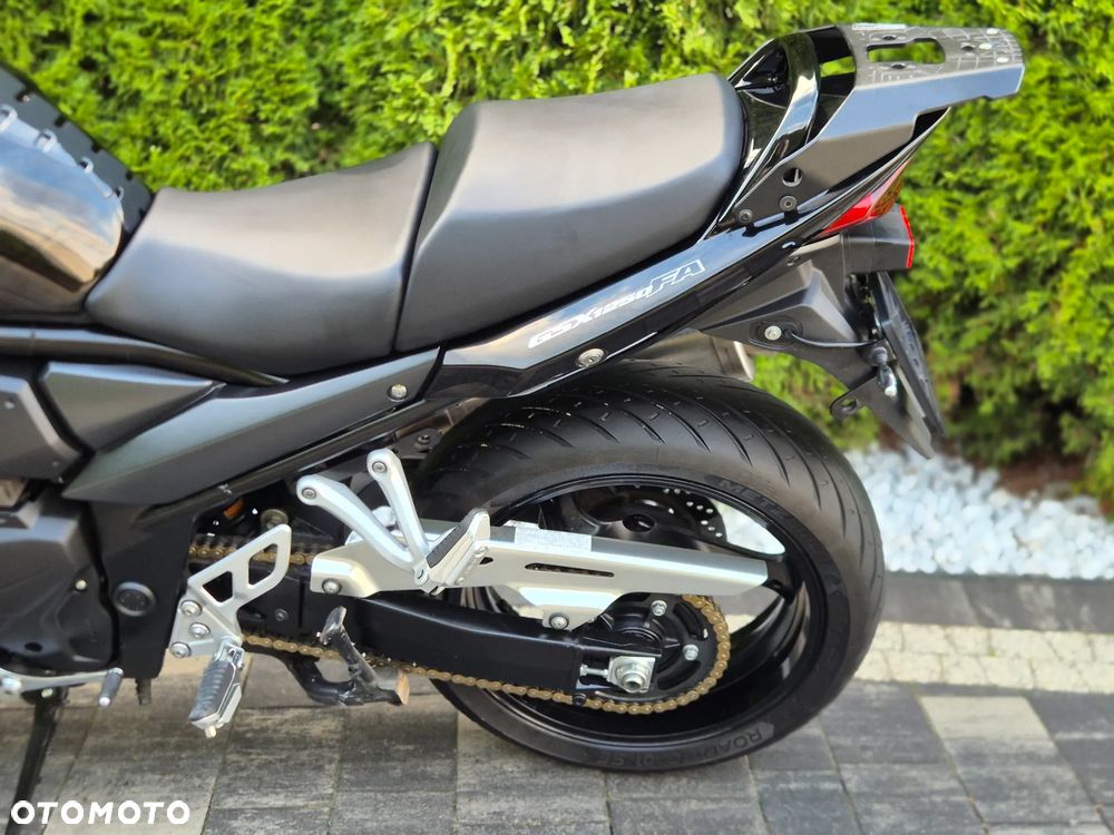 Suzuki GSX - 19