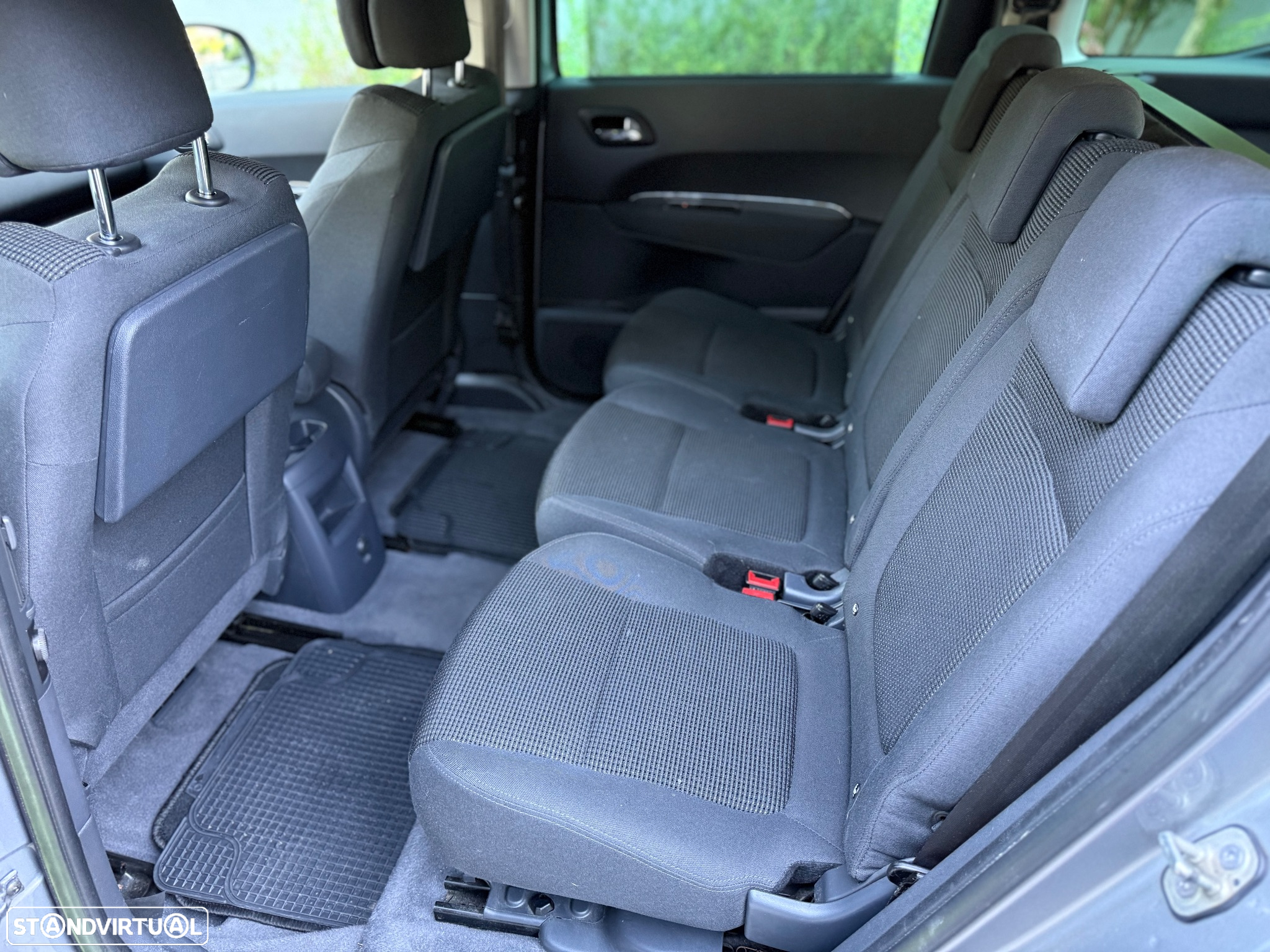 Peugeot 5008 1.6 E-HDi 5L Allure 2-Tronic J17 - 13