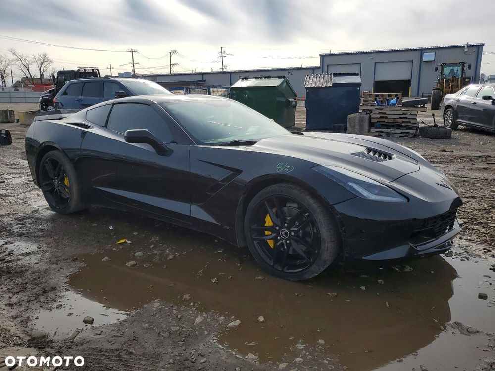 Chevrolet Corvette - 3