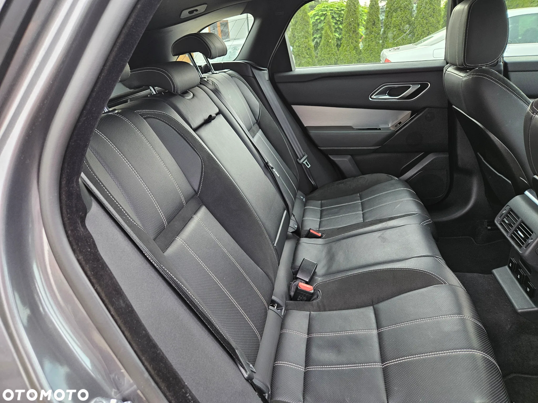 Land Rover Range Rover Velar 2.0d R-Dynamic S - 24
