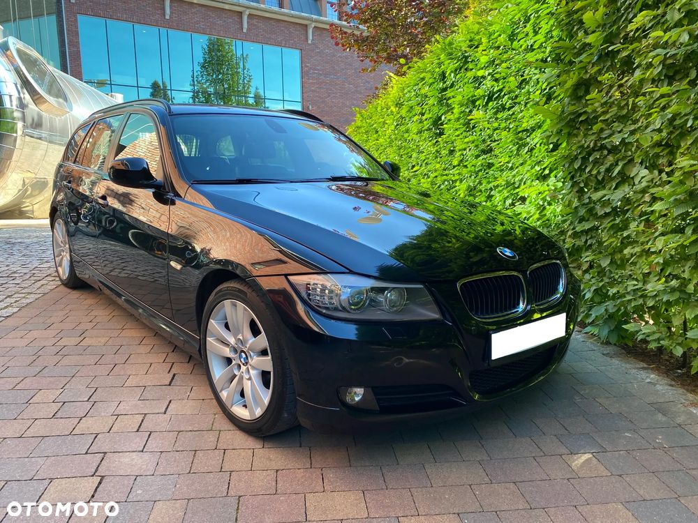 BMW Seria 3 320d DPF Efficient Dynamics Edition - 4