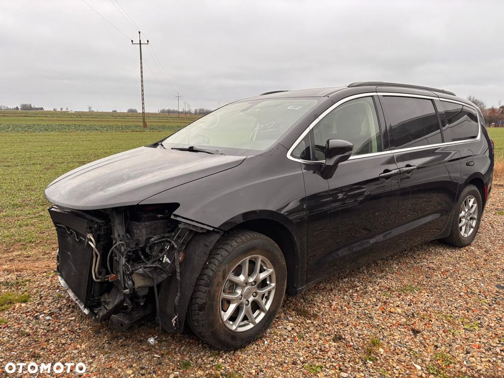 Chrysler Pacifica - 2