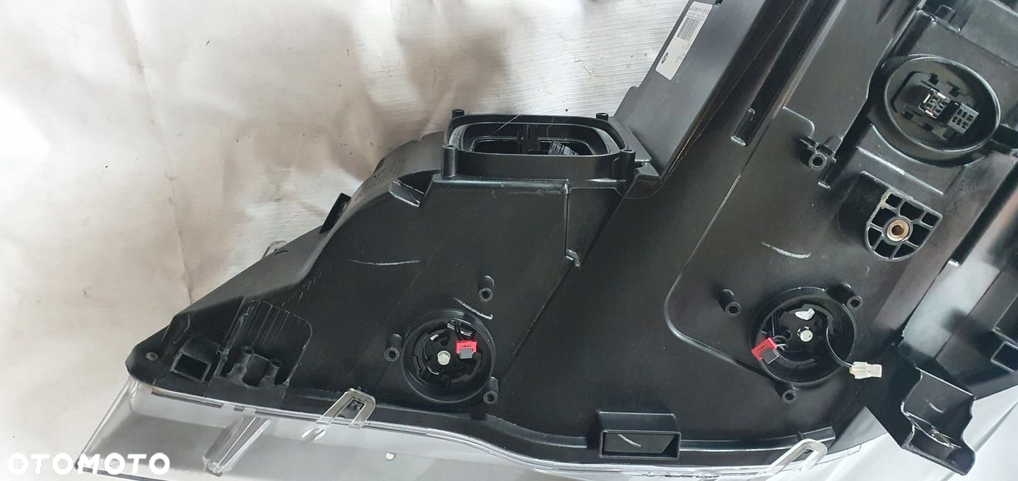 BMW X5 E70 LIFT LAMPA PRAWY PRZÓD XENON - 5