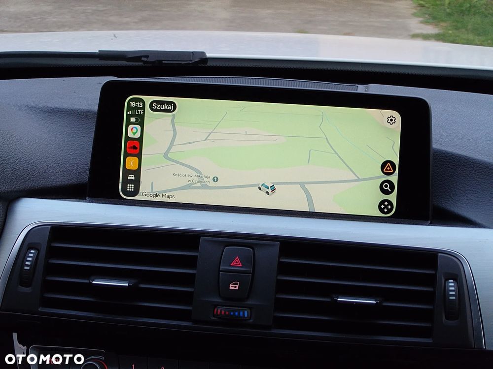 BMW Seria 3 330i - 12