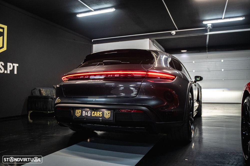 Porsche Taycan Cross Turismo 4 - 29