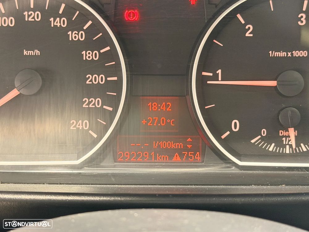 BMW 118 d Pack M - 13