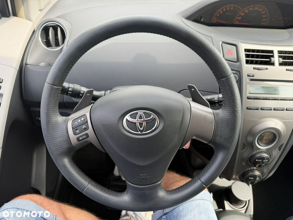 Toyota Yaris 1.33 VVT-i Multi Mode Sol - 17