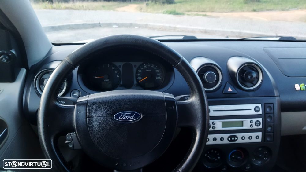 Ford Fiesta - 9