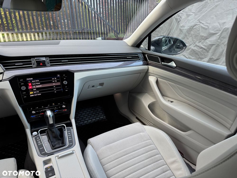 Volkswagen Passat 2.0 TSI Elegance DSG - 16