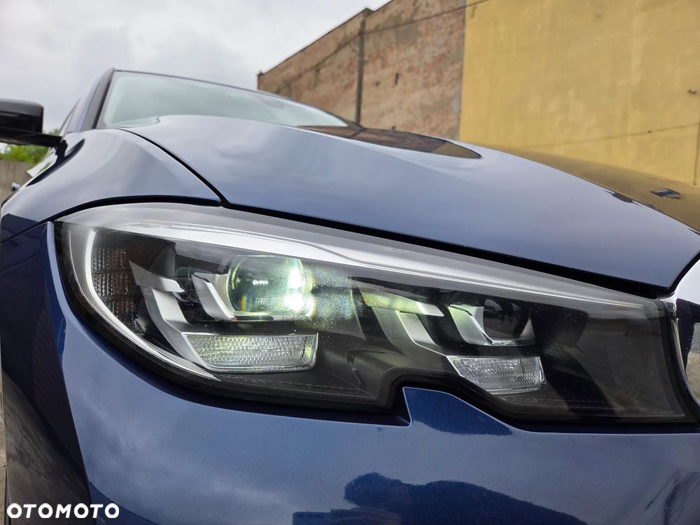 BMW Seria 3 320d Sport Line - 37