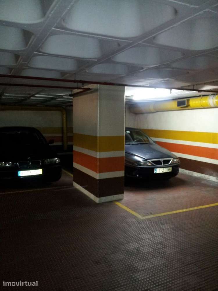 Garagem Avenida João XXI (Campo Pequeno / Avenida Roma) vigilância 24h - Grande imagem: 3/3