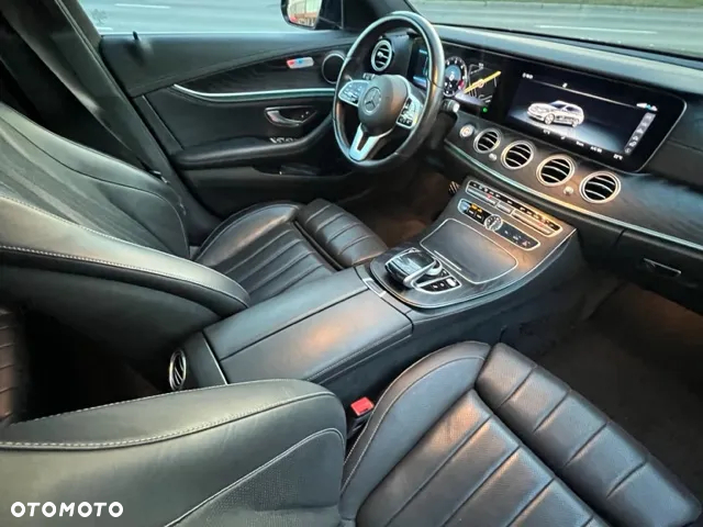 Mercedes-Benz Klasa E 300 d T 9G-TRONIC AMG Line - 23