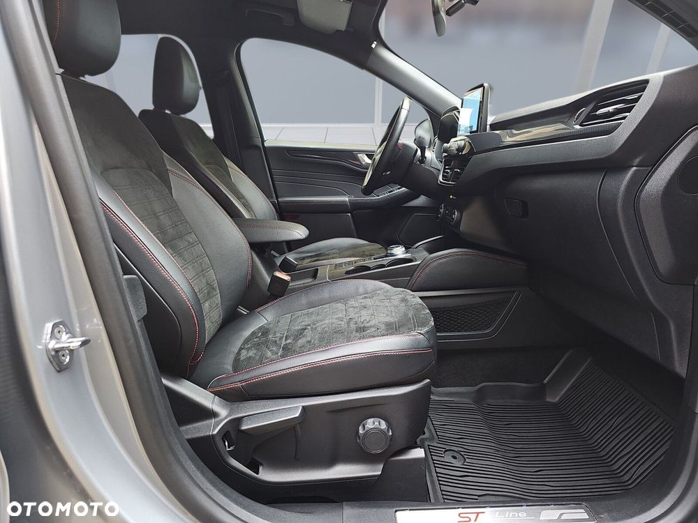 Ford Kuga 2.5 FHEV AWD ST-Line X - 18