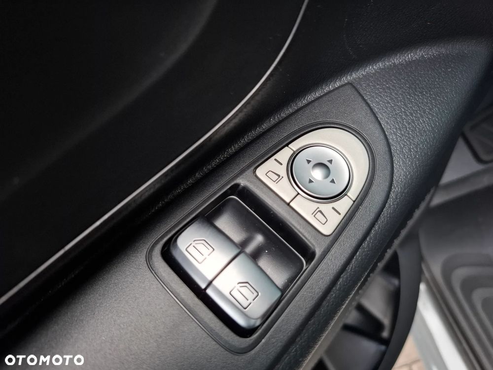 Mercedes-Benz Vito 114 CDI Furgon PRO Długi 3200 mm - 31
