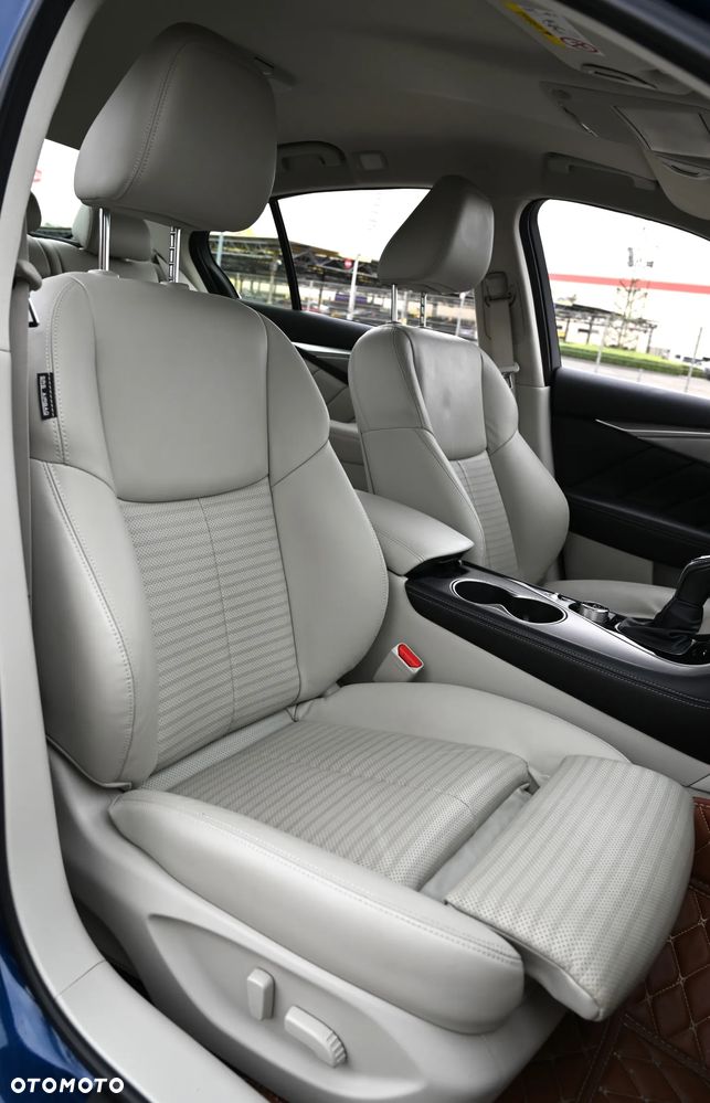 Infiniti Q50 - 30