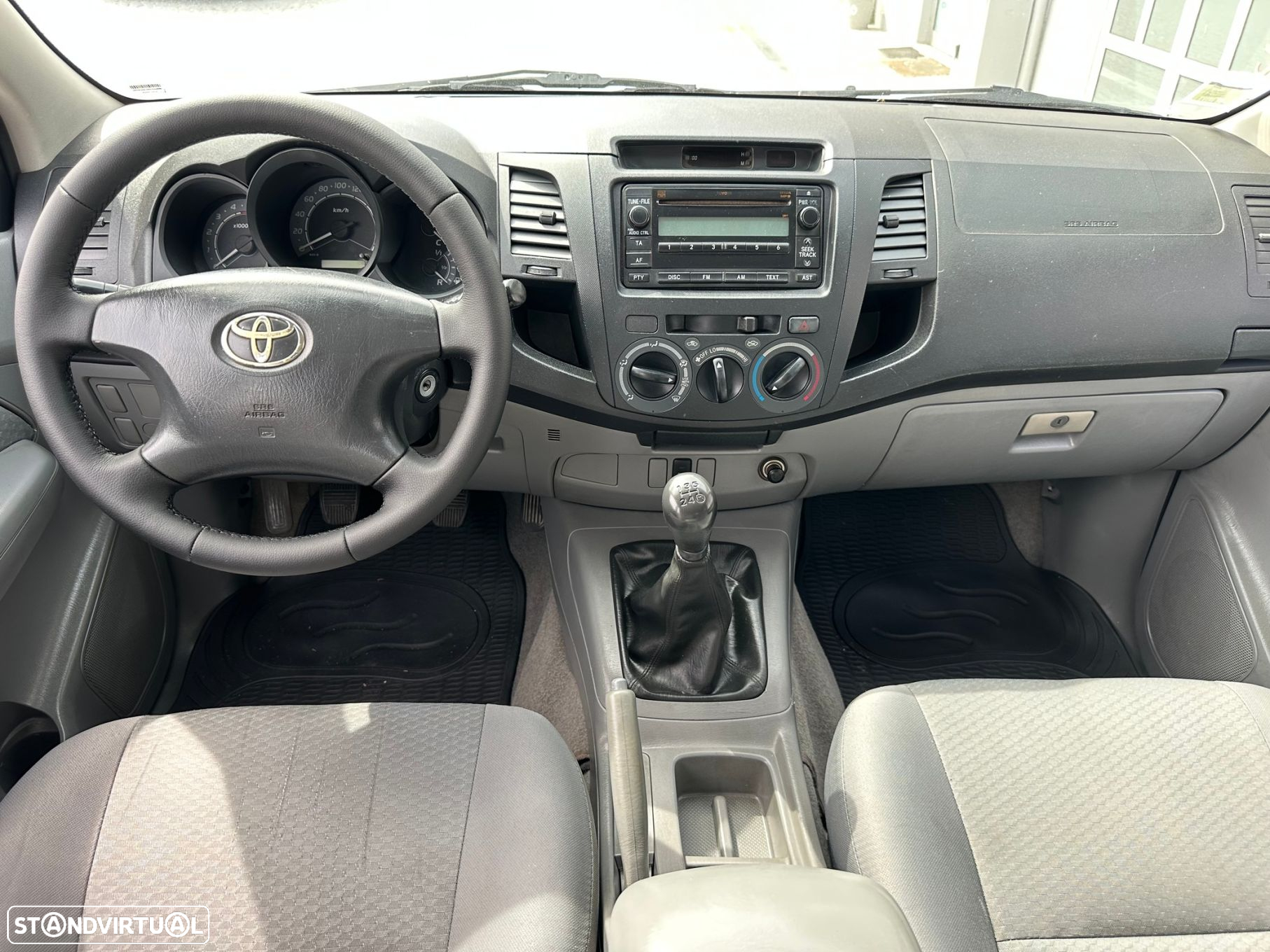 Toyota Hilux 2.5 D-4D 2WD CD - 13