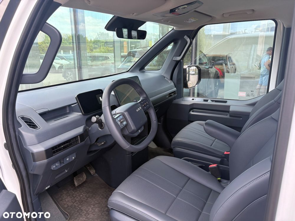 Kia PV5 - 10