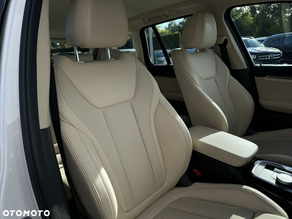 BMW X3 xDrive30e Advantage - 21