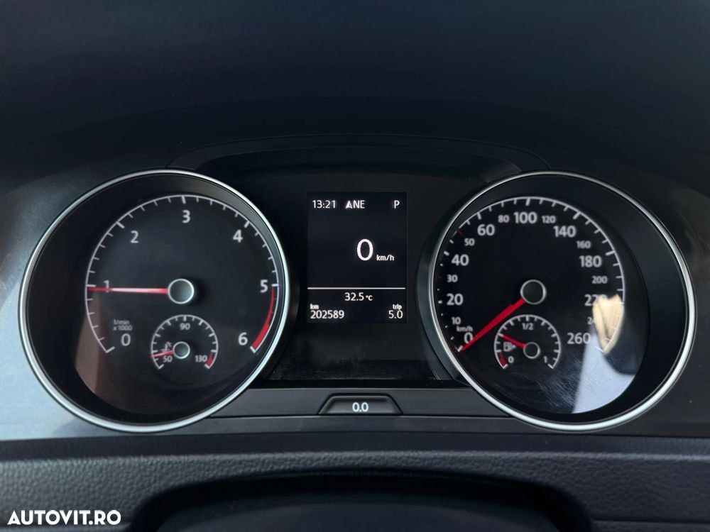 Volkswagen Golf 1.6 TDI DSG Comfortline - 23