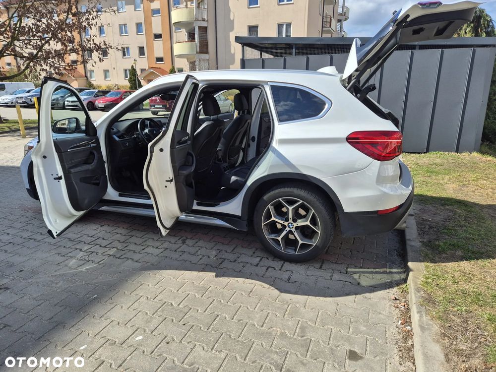 BMW X1 xDrive28i Sport Line - 3