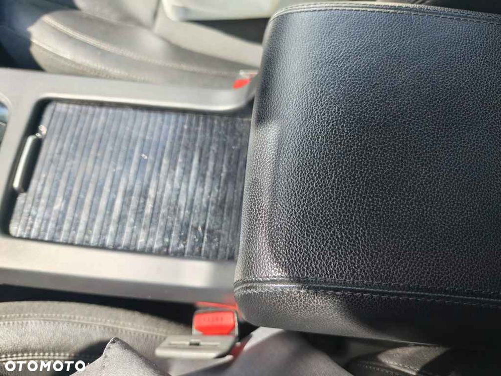 Land Rover Discovery Sport D180 SE - 18