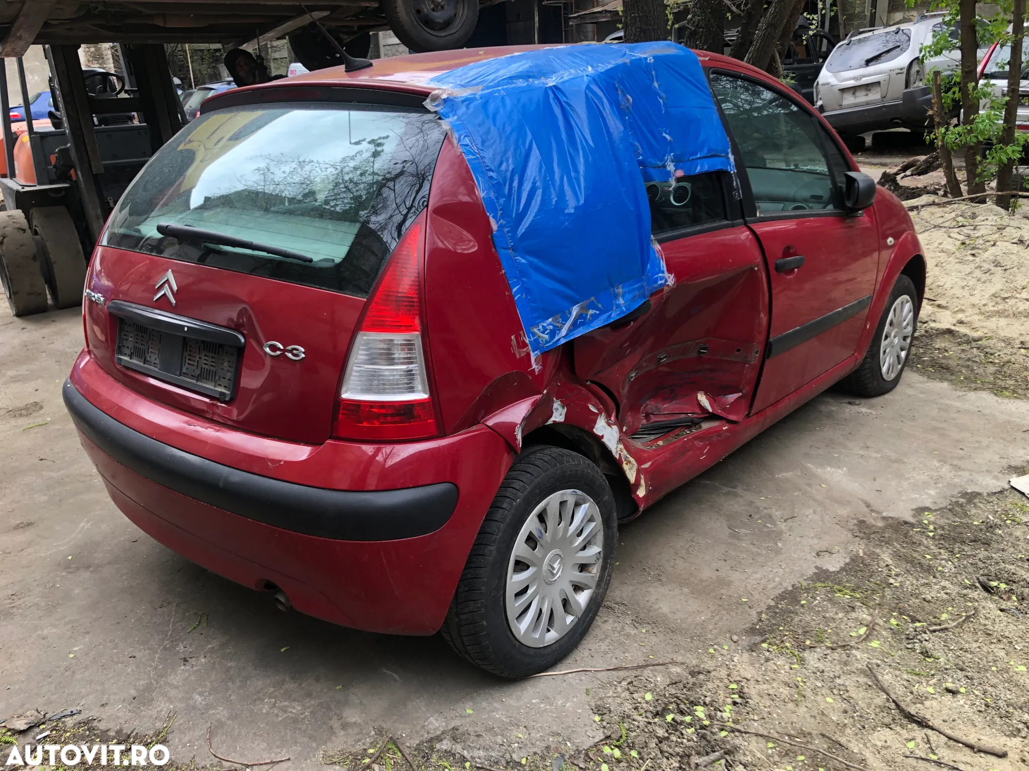 Dezmembrez Citroen C3 visiniu 2006 4 usi - 3