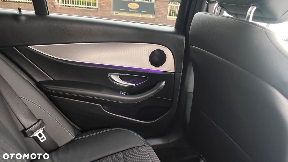 Mercedes-Benz Klasa E 220 d Business Edition 9G-TRONIC - 39