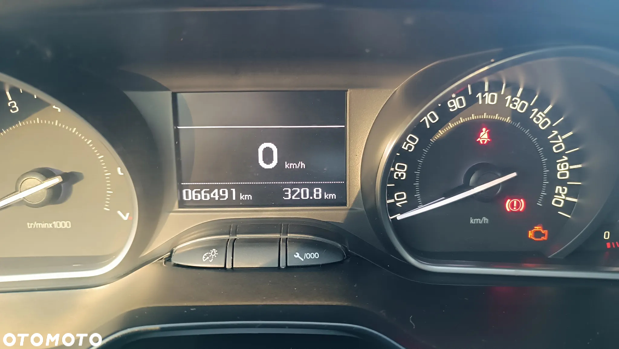 Peugeot 208 PureTech 110 Stop & Start Allure - 10