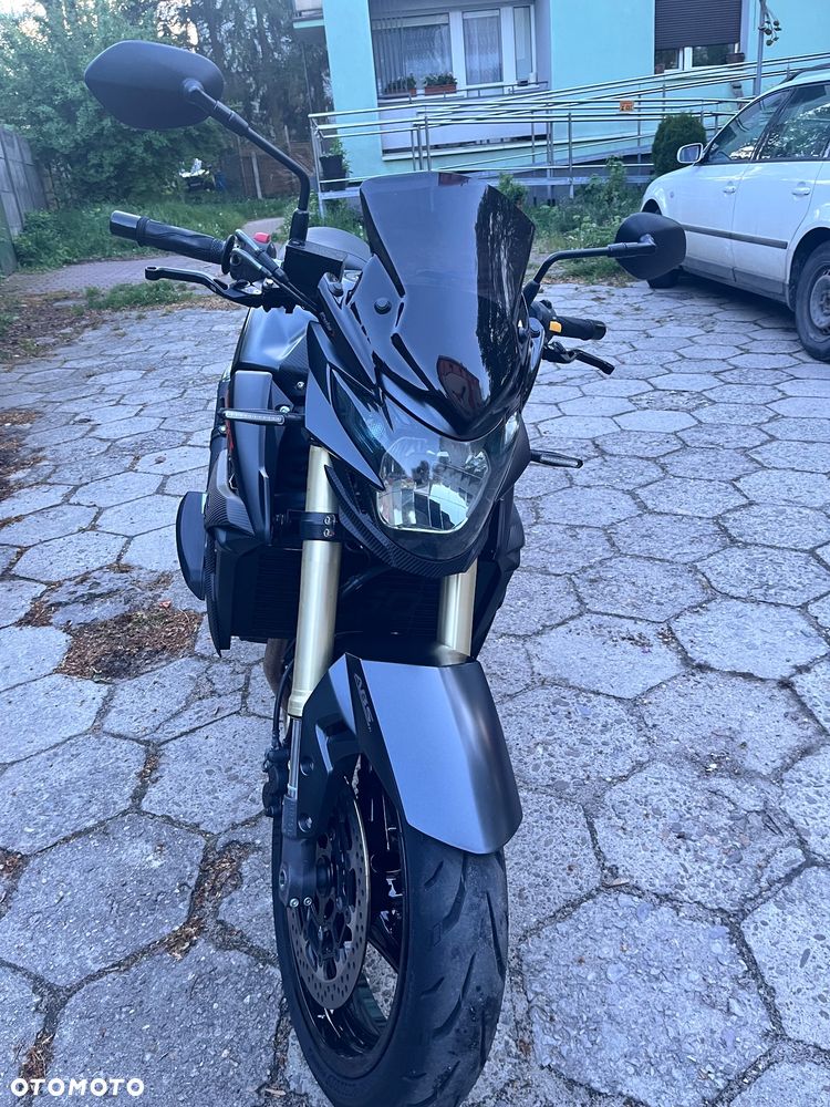 Suzuki GSR - 1