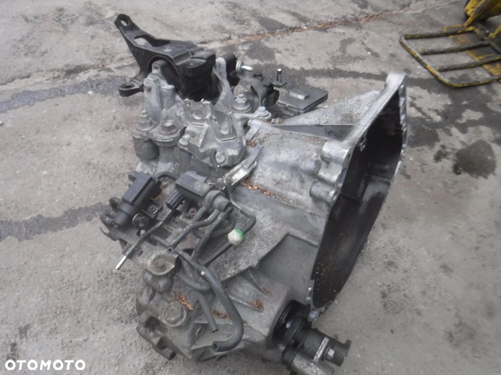 Mazda 3 BM  2.2 D skyactiv skrzynia 6 biegow D6040 - 5