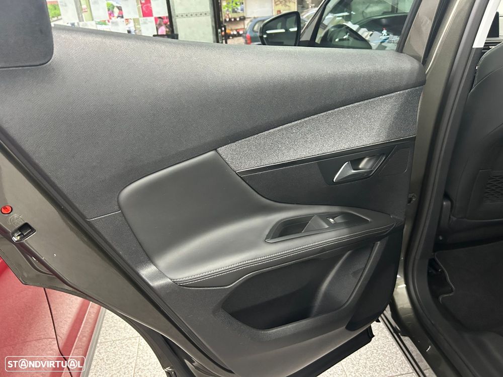 Peugeot 3008 1.2 PureTech Allure - 14