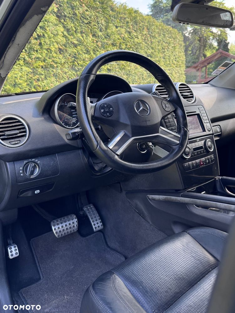 Mercedes-Benz ML 63 AMG 4-Matic - 28