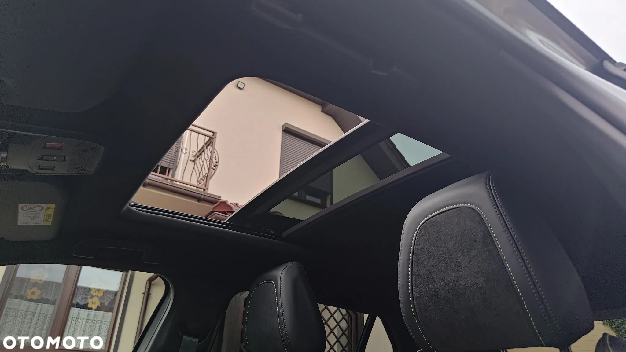 Peugeot 2008 PureTech 130 EAT8 GT - 33